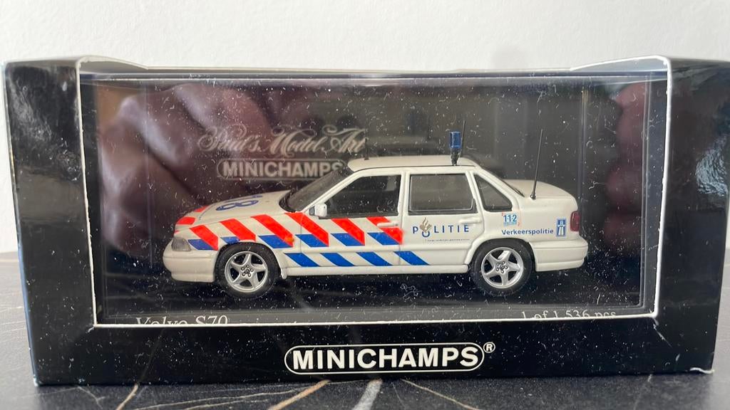 MINICHAMPS 1:43 (430 171891) Volvo S70 politie K.L.P.D., Ophalen of Verzenden, Zo goed als nieuw, Auto, MiniChamps