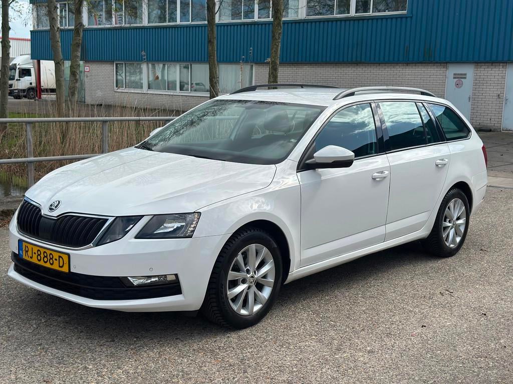 Skoda Octavia Combi 1.0 TSI Greentech Business DSG! NAVI! Ca, Auto's, Euro 6, 116 pk, Wit, Origineel Nederlands