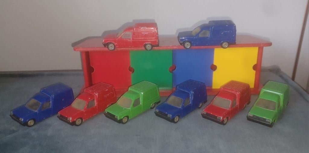 Oude Solido Renault Express modellen + houten garage KIJK!, Ophalen of Verzenden, Gebruikt, Auto, Solido