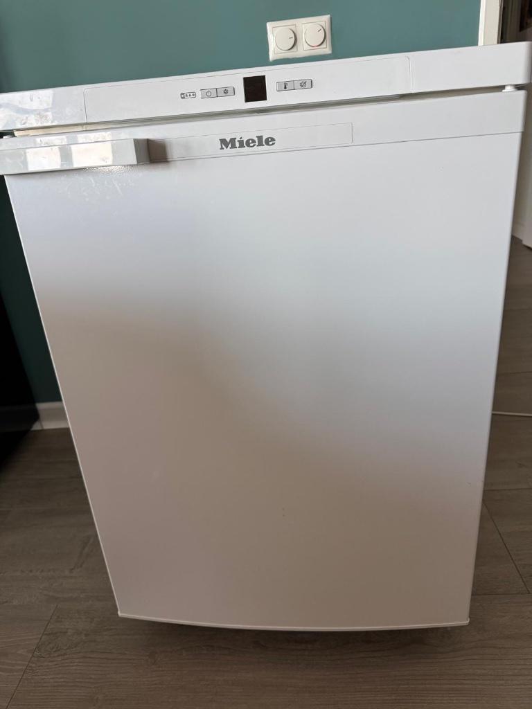 Miele Vriezer, Minder dan 60 cm, Zo goed als nieuw, Vrijstaand, Ophalen