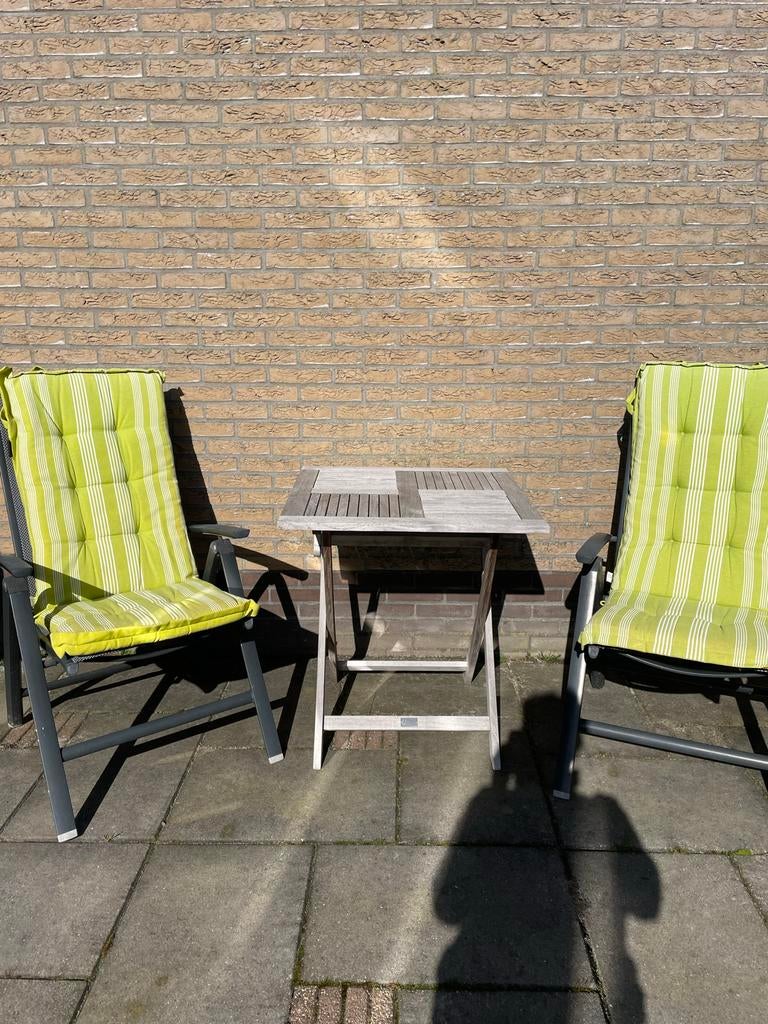 Tuinset: 2 stoelen met kussens + houten klaptafel 70x70, Gebruikt, Stoel, Tuinset, Hout
