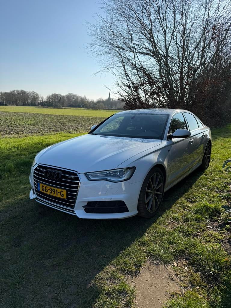 Audi A6 1.8 Tfsi Ultra S-tron Limousine, Auto's, Audi, Euro 5, Zwart, Wit, 1545 kg
