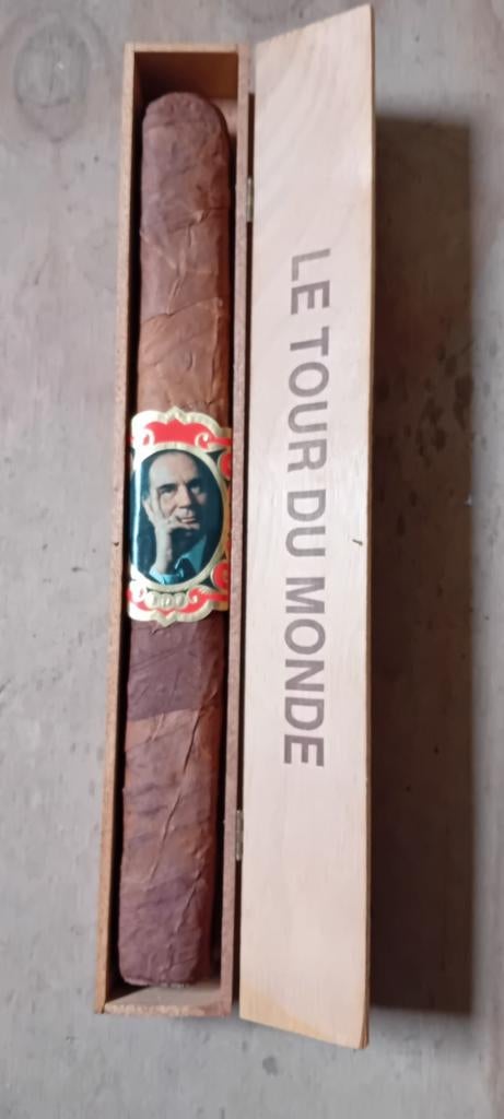 Grote sigaar 31 cm lang le tour du monde met sigarenbandje, Ophalen of Verzenden