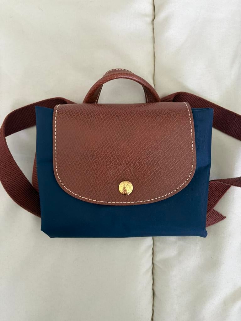 Longchamp rugtasje dk blauw met bruin leer, Sieraden, Tassen en Uiterlijk, Tassen | Damestassen, Zo goed als nieuw, Overige typen