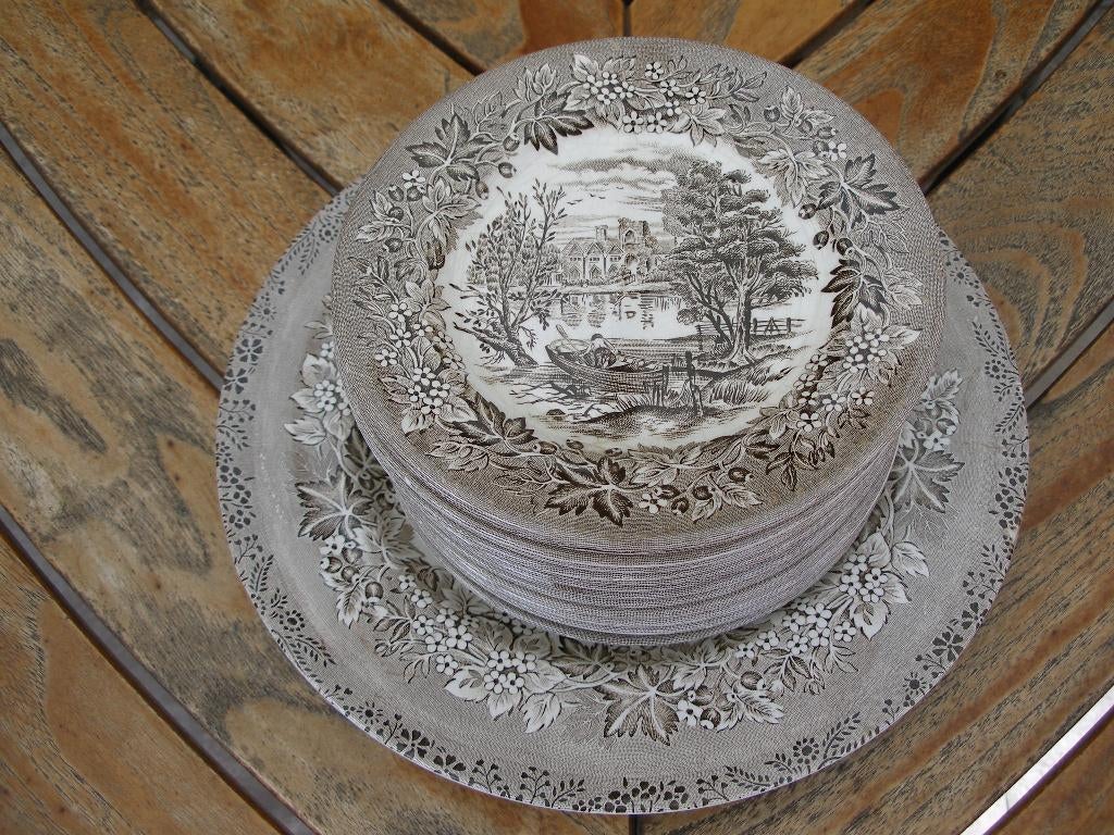 Bruin English Castles Servies, Antiek en Kunst, Ophalen