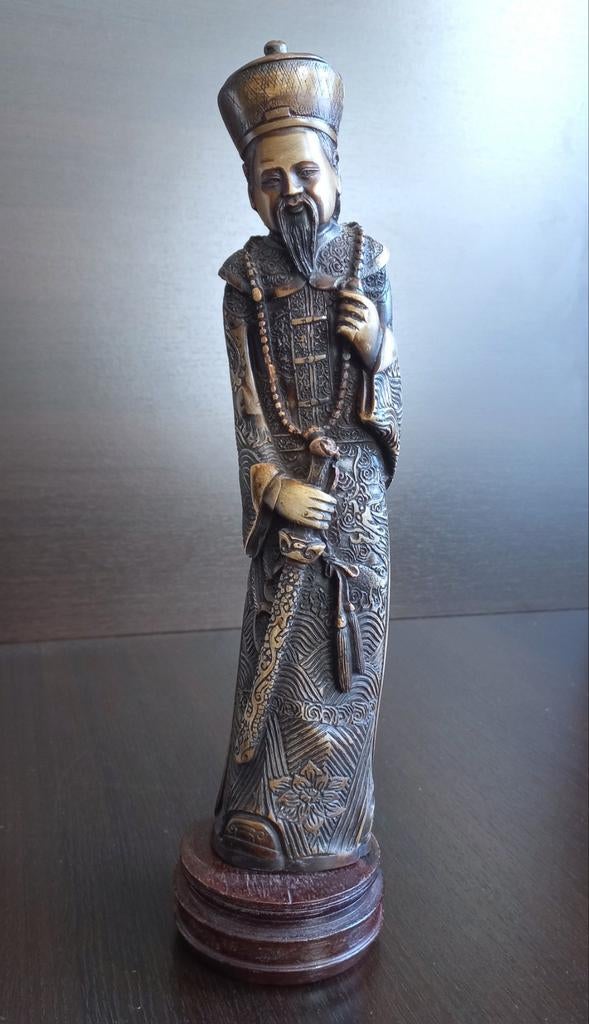 Beeld Chinese of Japanse koning op een ronde houten voet, Antiek en Kunst, Kunst | Niet-Westerse kunst, Ophalen of Verzenden