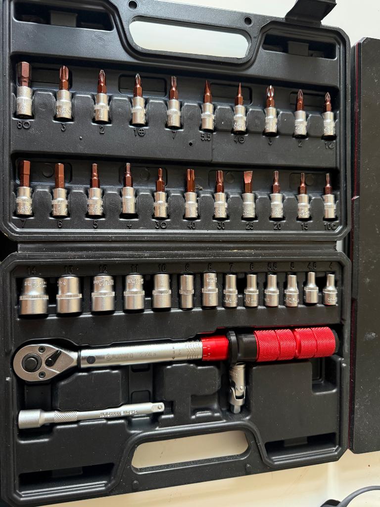 Momentsleutelset, Ophalen of Verzenden, Zo goed als nieuw