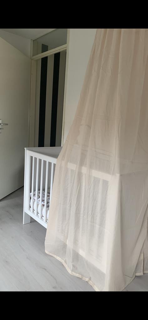 Kinderledikant met nieuw hemeltje/muziekmobiel, Ophalen, Zo goed als nieuw, Jongetje of Meisje