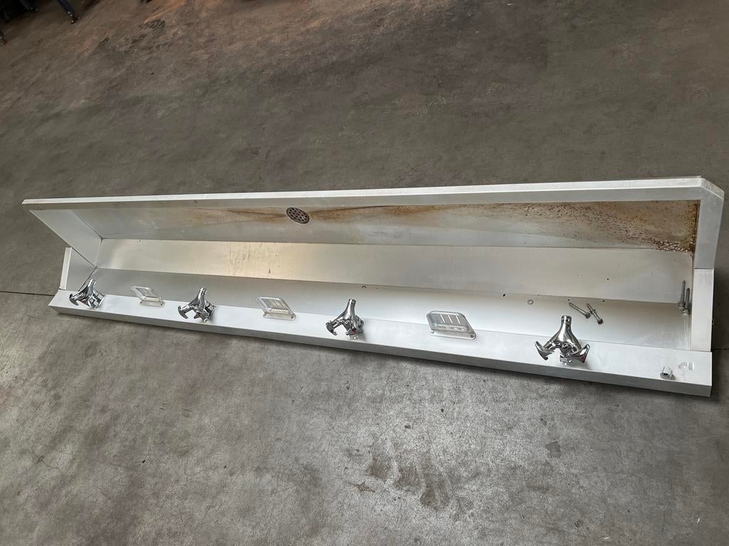 RVS Wasbak Wastrog met 4 Kranen, Ophalen, Gebruikt, Rvs, Wastafel