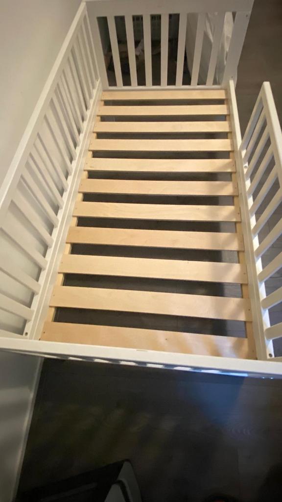 Peuterbed Petit Ameli, Gebruikt, 70 tot 85 cm, Lattenbodem, 140 tot 160 cm