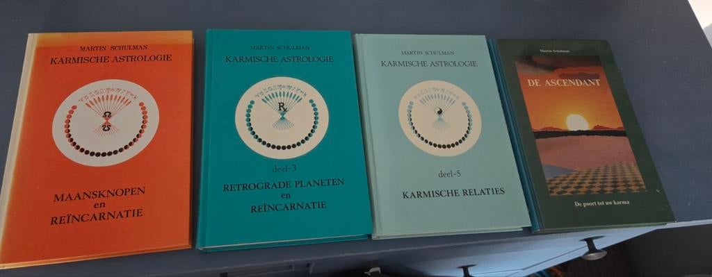 5 x astrologie boeken Martin Schulman karmische astrologie, Ophalen of Verzenden, Zo goed als nieuw, Astrologie, Achtergrond en Informatie
