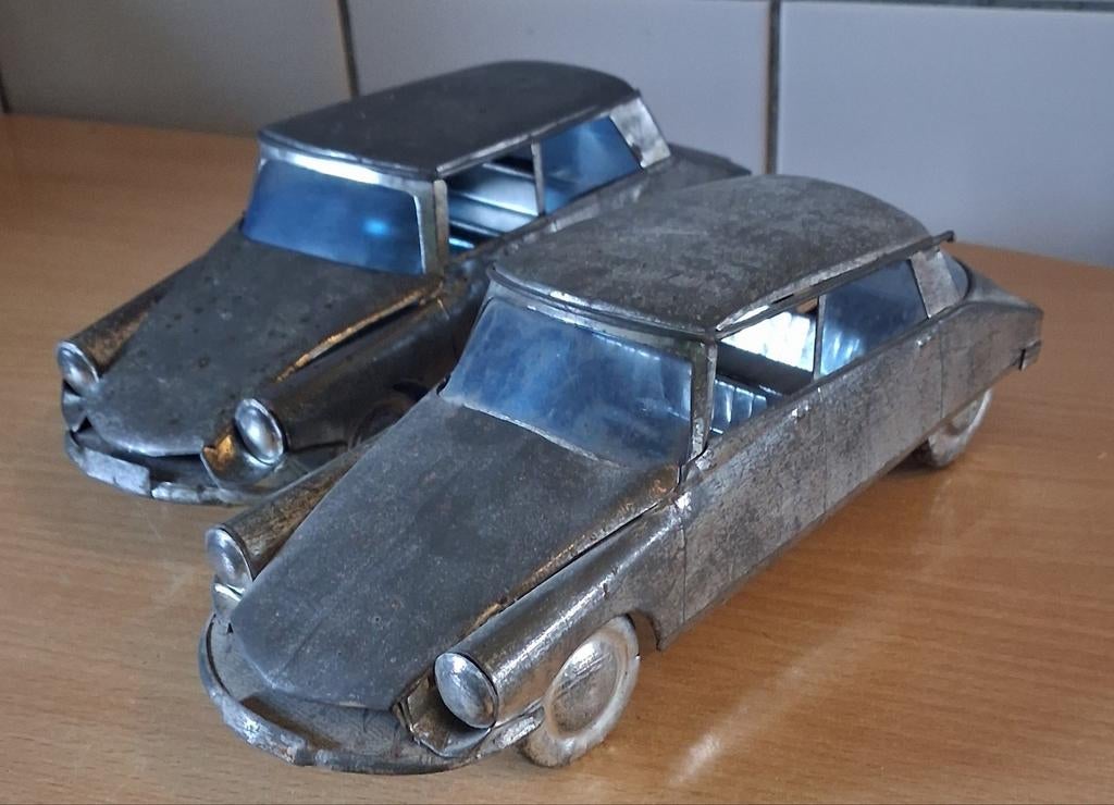 Citroën.  Modelauto.  Blik.  19 cm. 2 stuks., Ophalen
