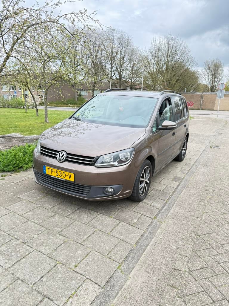 Volkswagen Touran 1.6 TDI 77KW Cross 2013 Bruin, Voorwielaandrijving, 1490 kg, 4 cilinders, Bruin