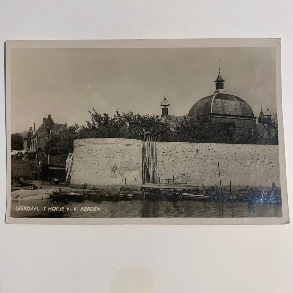 Ansichtkaart Hofje Aerden, Leerdam - Tiel, Ophalen of Verzenden, 1920 tot 1940, Gelopen, Gelderland