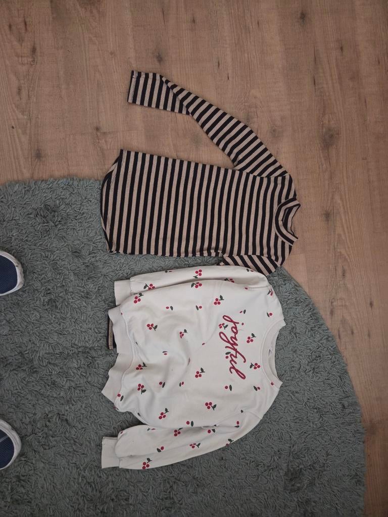 Twee truien maat 128, Ophalen of Verzenden, Gebruikt, Meisje, Trui of Vest