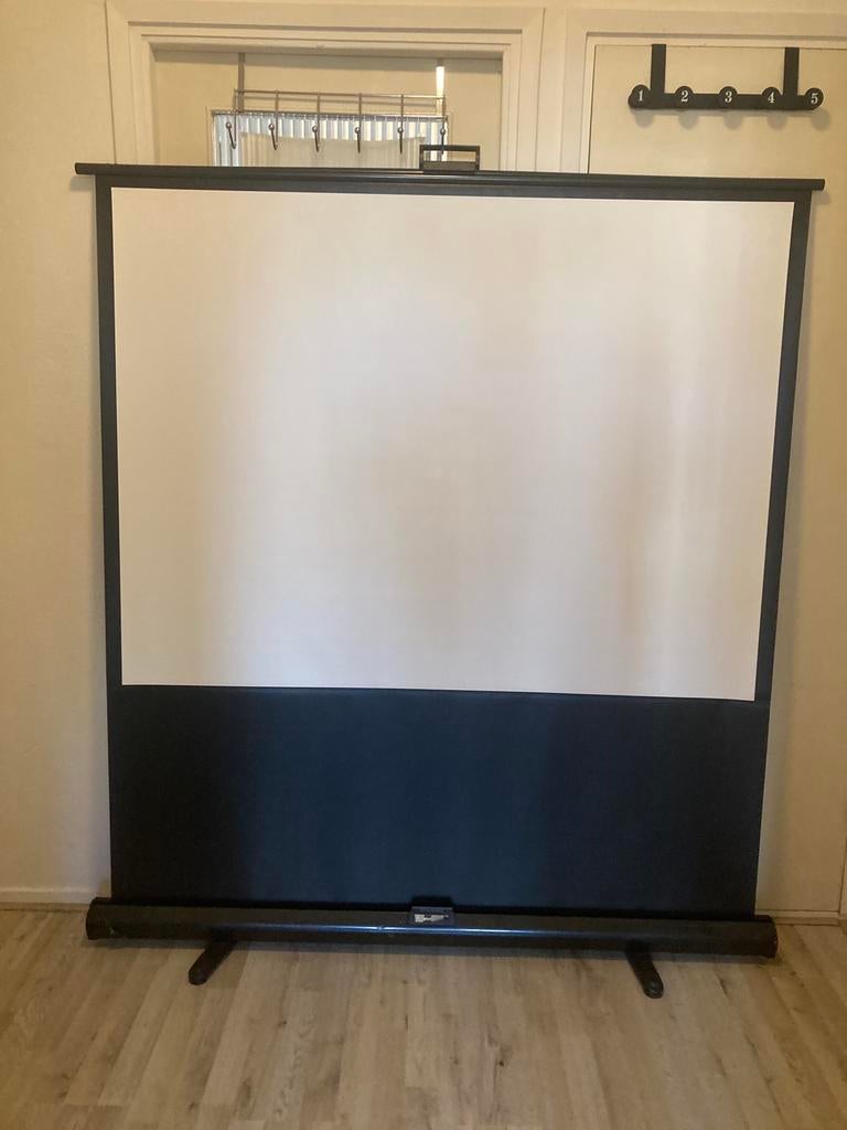 Optoma DP‑3072MWL 72″ 183cm Projectiescherm, Ophalen, Handmatig, Gebruikt