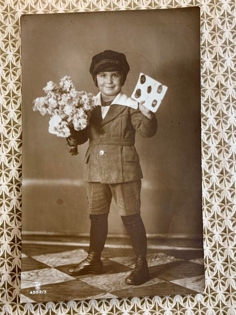 1928 Stempel Soerabaja - postzegel Nederlandsch Indië (NN), Ophalen of Verzenden, Voor 1920, Gelopen, Kinderen