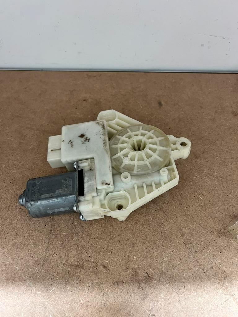 Volkswagen Golf 7 raam motor rechts achter! Origineel., -, Volkswagen, -, Ophalen of Verzenden