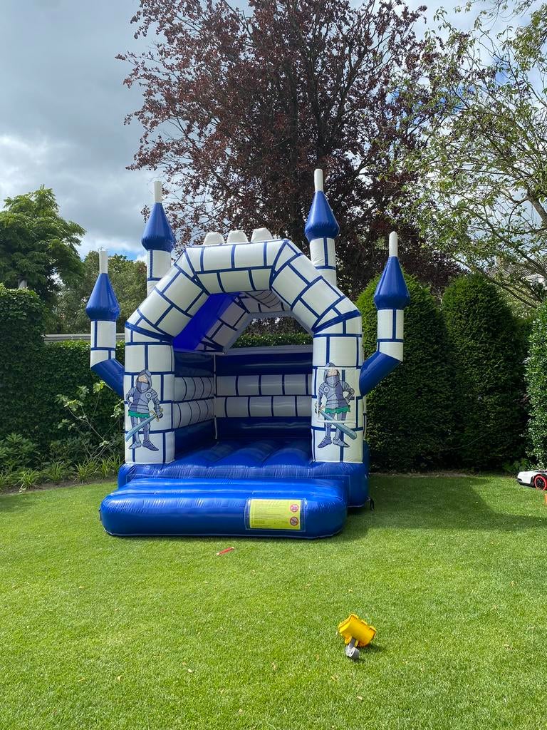 Springkussen Kasteel huren, Ophalen, Zo goed als nieuw