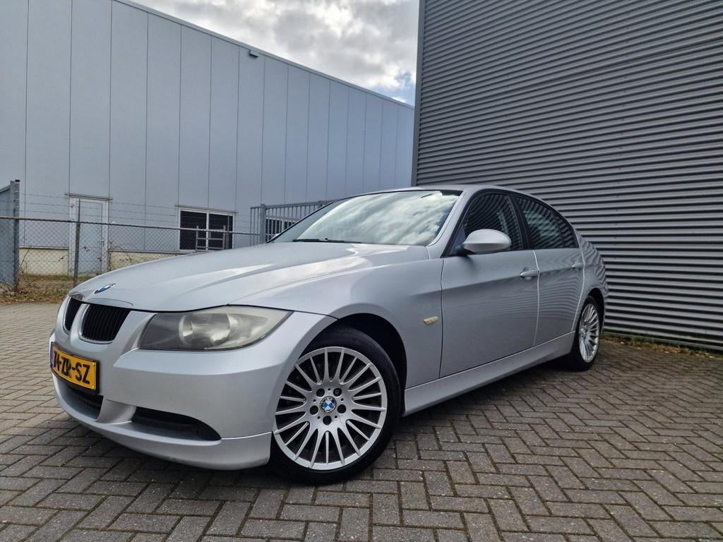 BMW 3-serie 318d Business Line NAVI PSENSOR CRUISE 2 X SLEUT, Auto's, 21 km/l, 745 kg, Achterwielaandrijving, Origineel Nederlands