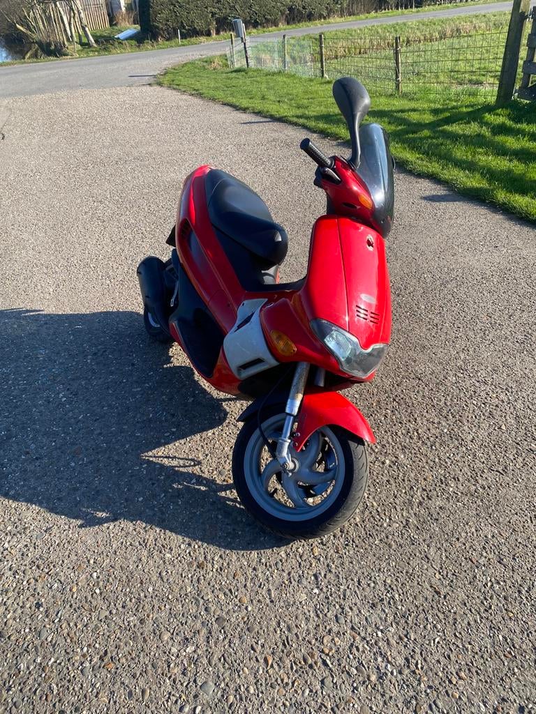 Gilera runner 125cc op brom (net geresiveerd), Ophalen, Tweetakt, Overige modellen, Maximaal 45 km/u