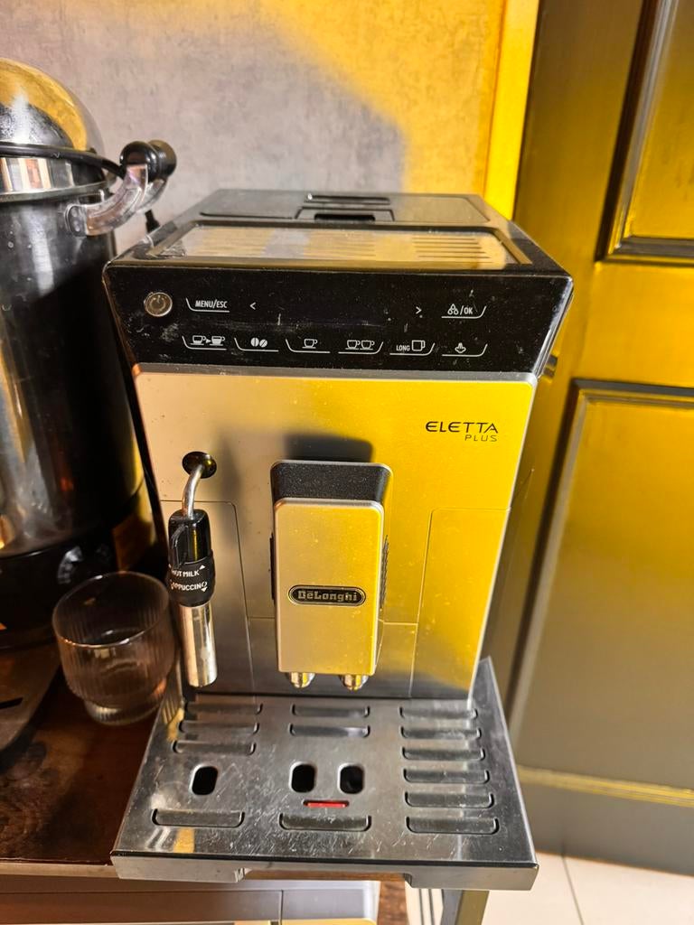 De’Longhi Eletta Plus koffiemachine – volautomaat –, Ophalen, Zo goed als nieuw, Koffiemachine, Gemalen koffie