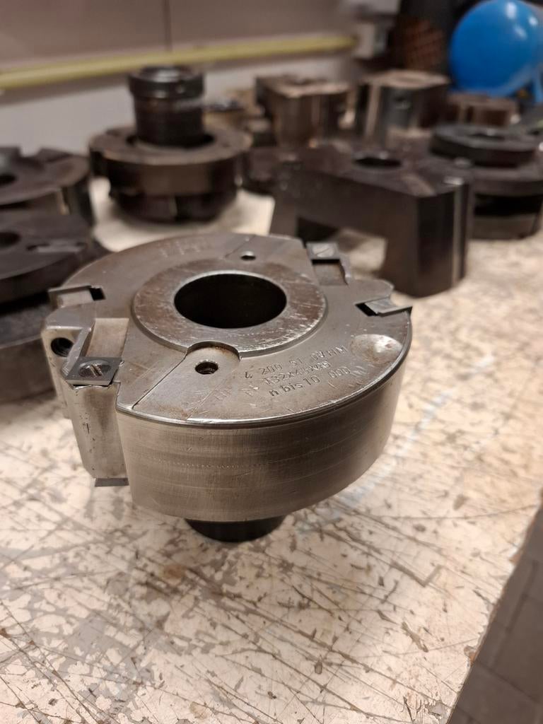 Freeskop sponningfrees Oppold, Ophalen