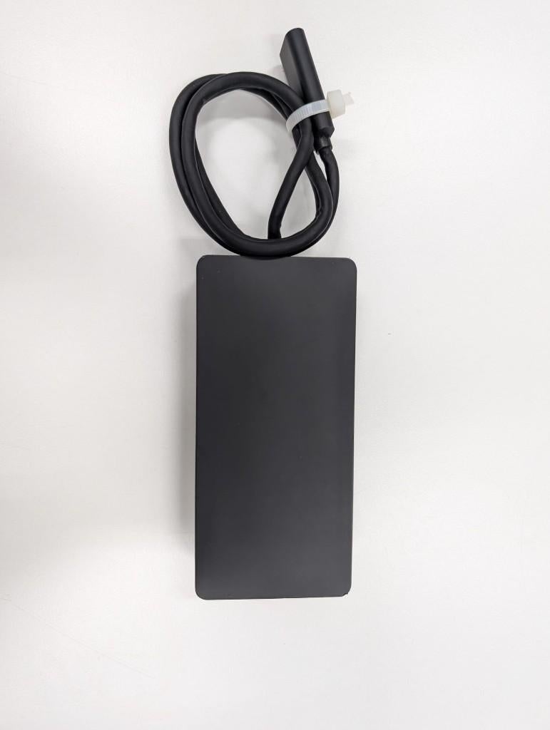 Microsoft Surface Dock 1661 – Docking Station, Computers en Software, Dockingstations, Ophalen, Docking station, Laptop, Zo goed als nieuw