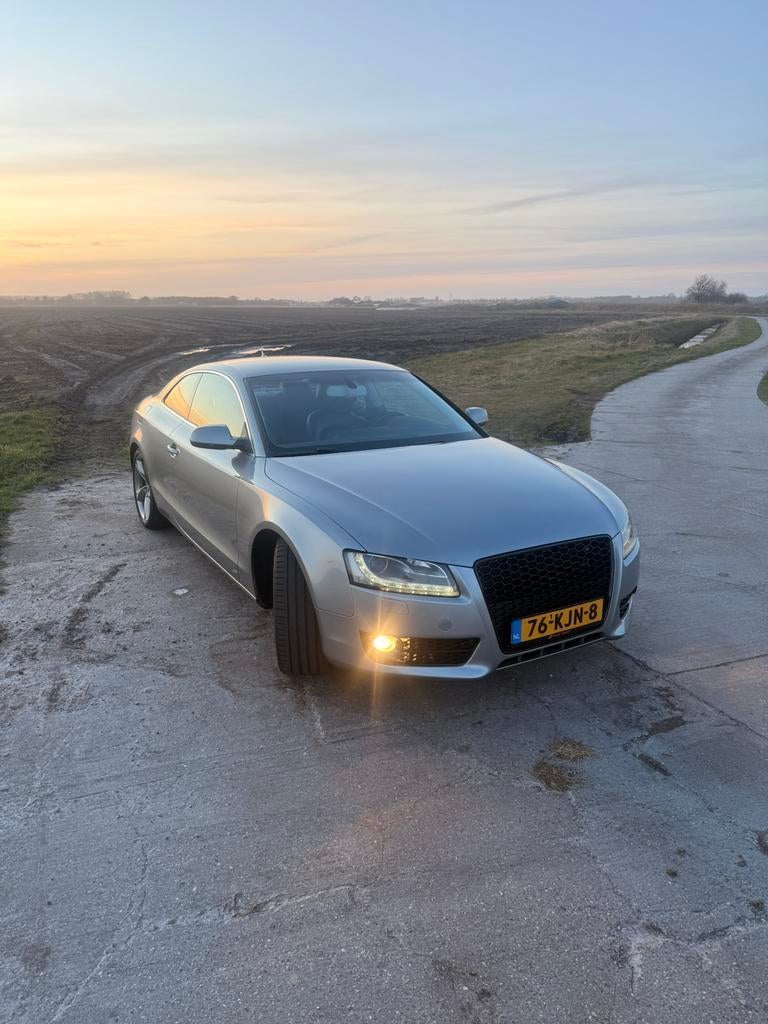 Audi A5 2.0 Tfsi 132KW Coupe Multitronic 2010 Grijs, Auto's, Audi, 4 cilinders, 1984 cc, Particulier, Zilver of Grijs