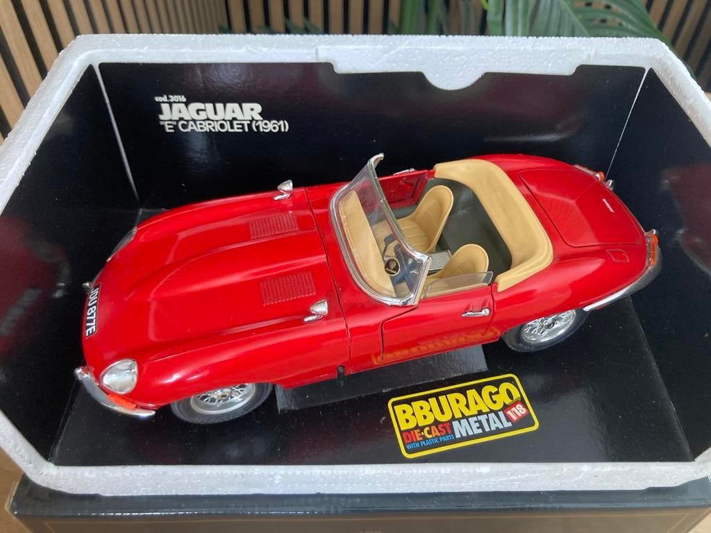 Burago Jaguar E cabriolet 1961 model auto, Ophalen, Zo goed als nieuw, Auto, Bburago