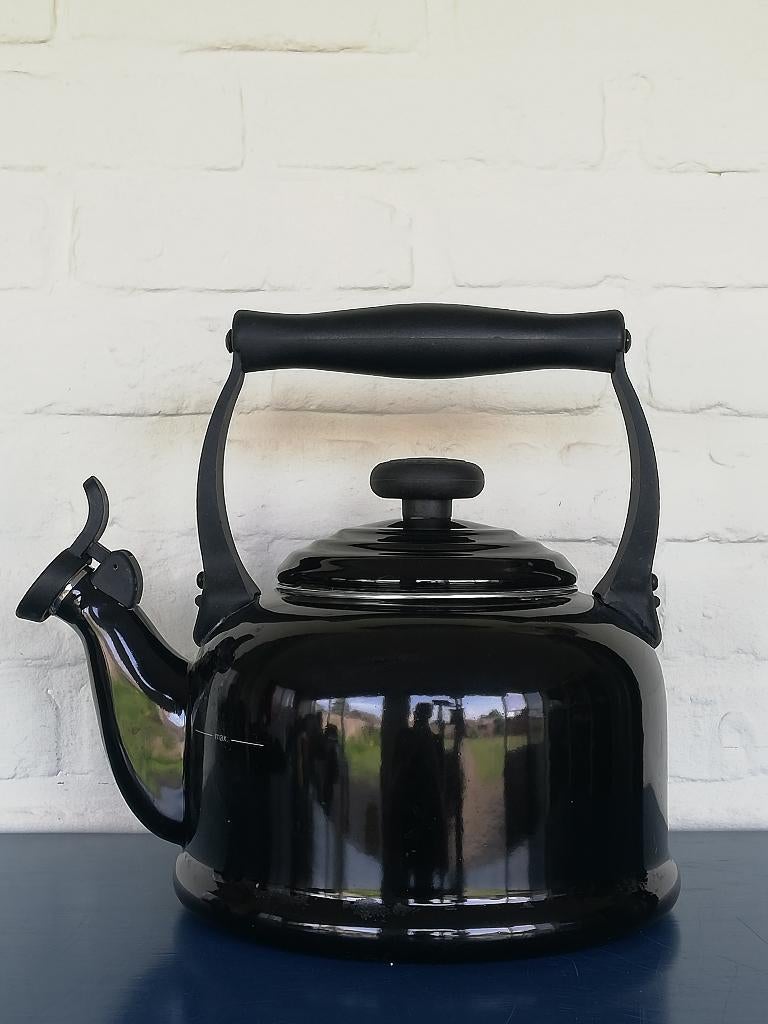 Le Creuset tradition fluitketel / waterkoker, Witgoed en Apparatuur, Waterkokers, Gebruikt, 2 liter of meer, Ophalen of Verzenden