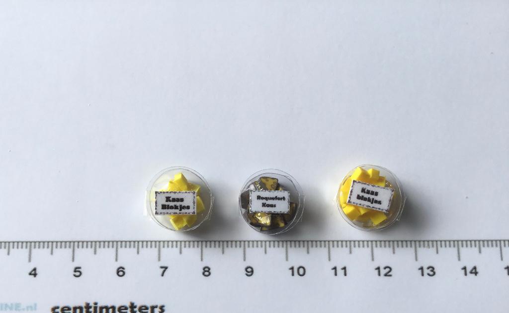 Poppenhuis miniaturen kaasblokjes 180, Verzamelen, Poppenhuizen en Toebehoren, Ophalen of Verzenden, Nieuw, Poppenhuis