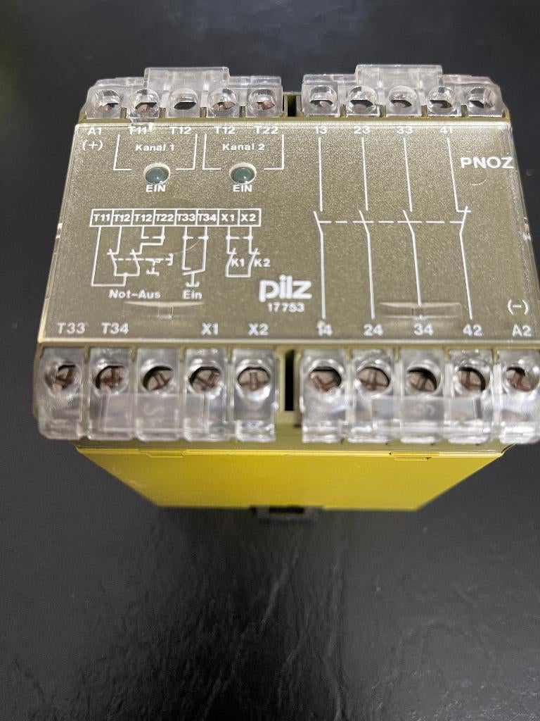 Noodstop relay PNOZ 24VDC van Pilz, Ophalen of Verzenden