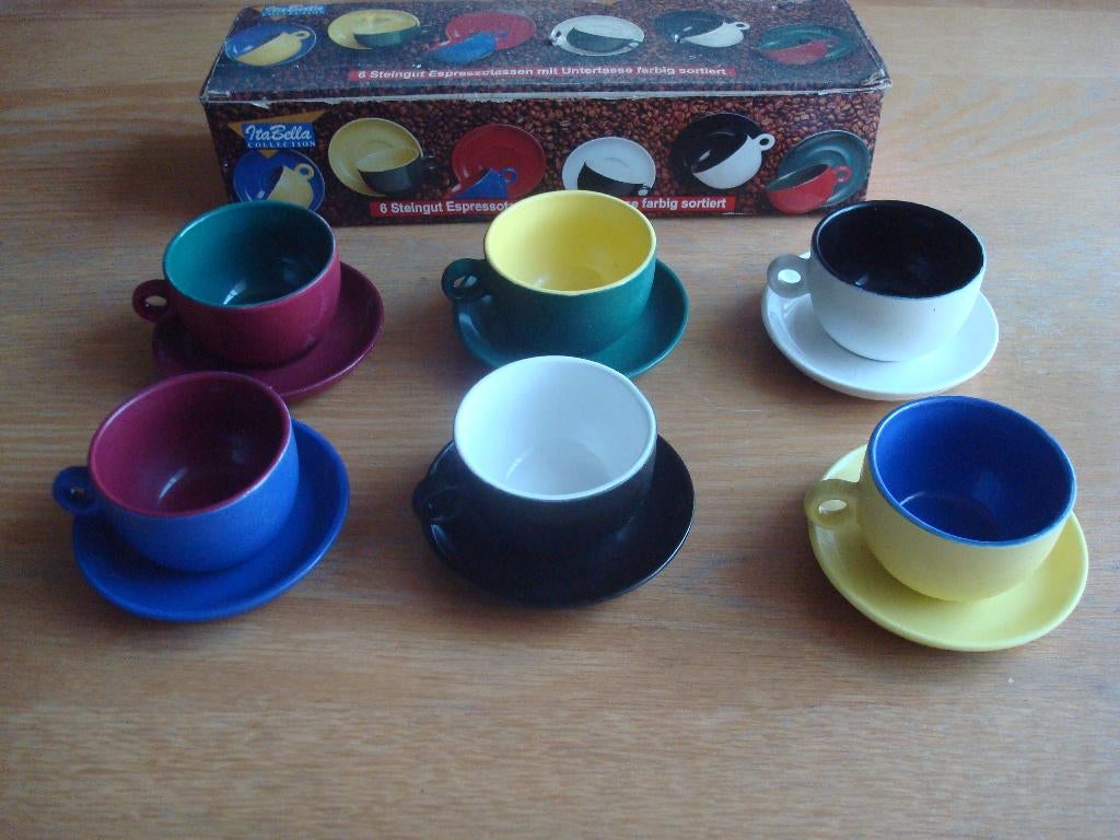 6 mokka kop en schotels, Nieuw, Ophalen of Verzenden, Overige stijlen, Kop(pen) en/of Schotel(s)