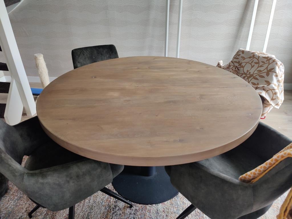 Eiken ronde tafel 130 cm inclusief olie, Ophalen