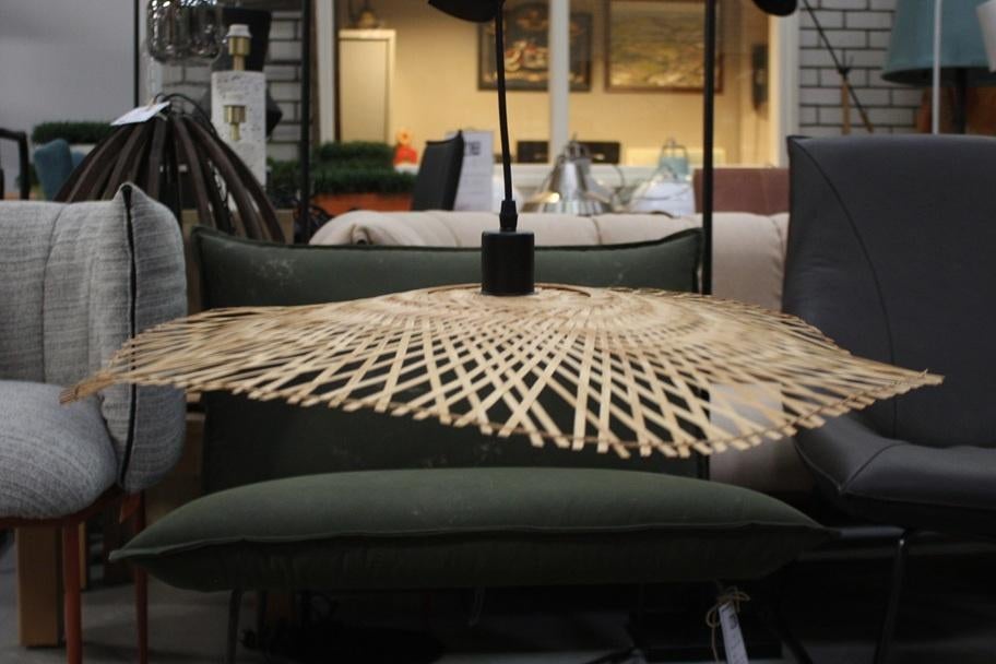 Sfeervolle platte ronde hanglamp rotan Ø70 cm. naturel, Huis en Inrichting, Lampen | Hanglampen, Ophalen of Verzenden, Zo goed als nieuw