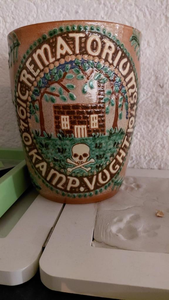 Oude stenen pot met deksel, Ophalen of Verzenden, Nederland