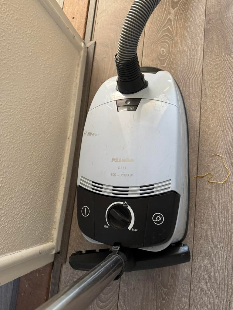 Stofzuiger miele philips bosch aeg nilfisk, Witgoed en Apparatuur, Stofzuigers, Ophalen of Verzenden, Zo goed als nieuw