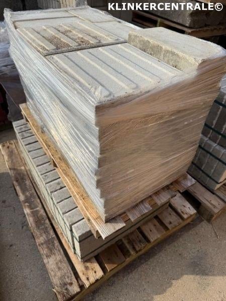 39 stuks witte betontegels 30x15x4,5cm halve stoeptegels., Verzenden, Nieuw, 5 tot 10 m², Bij dit product niet bekend.