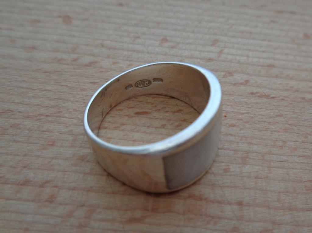 zilveren ring met wit parelmoer [711], Verzenden, Zo goed als nieuw, 17 tot 18, Dame