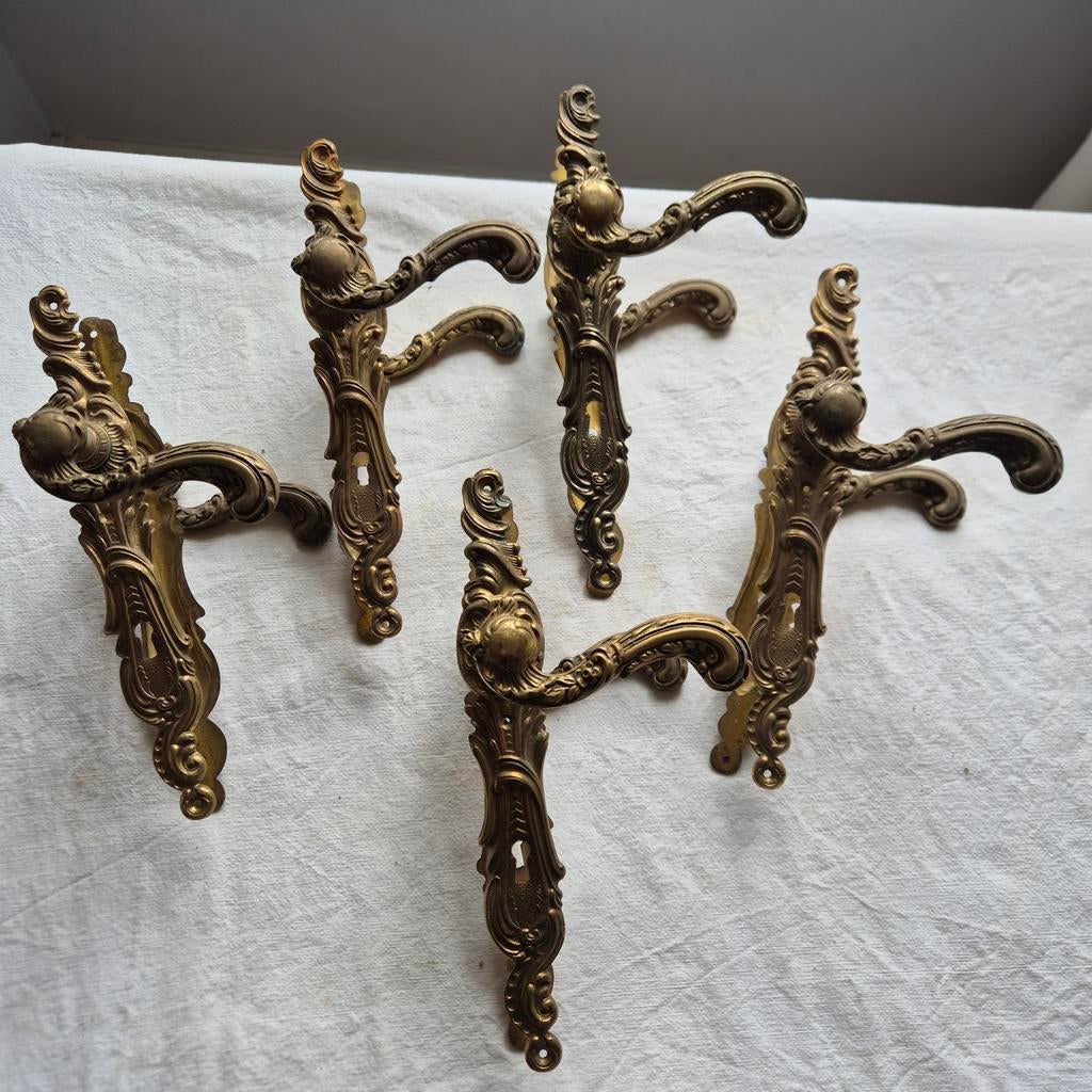 Set van 5 antieke deurklinken, sierlijk bewerkt, messing, Antiek en Kunst, Ophalen of Verzenden