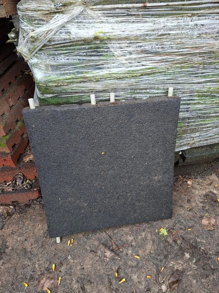Meerdere m2 rubberen tegels 50x50x4cm staltegels stalmatten