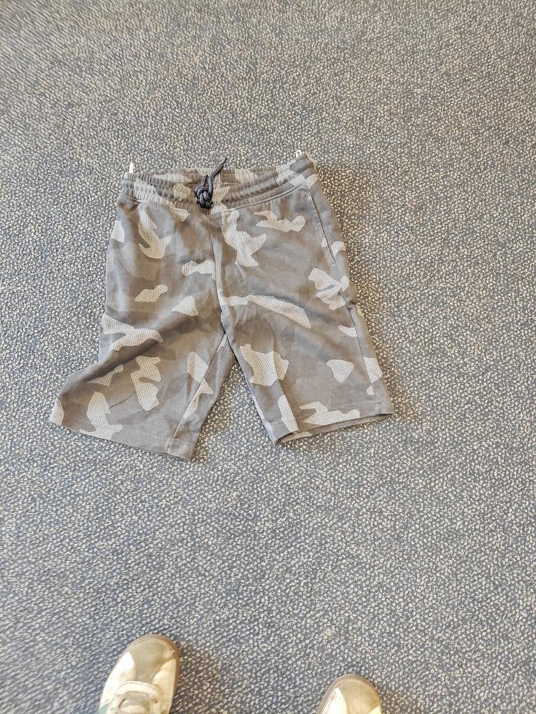 C&A Camouflage Joggingbroek Kort - Maat 158 (13Y/A), Ophalen