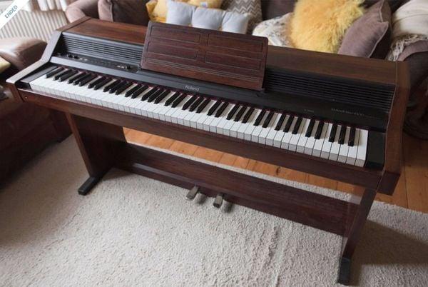 Digitale piano Roland HP-4500, Muziek en Instrumenten, Piano's, Ophalen, Gebruikt, Bruin