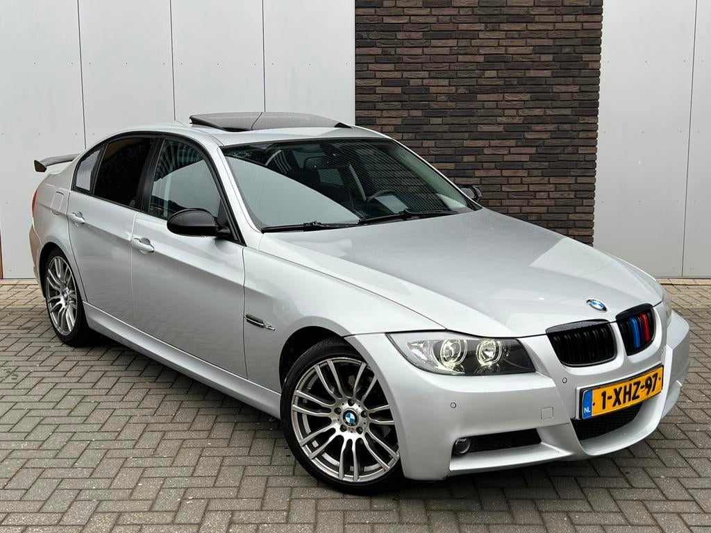 Luxe Grijze BMW 3-Serie 320i E90 M-Performance/SchuifDak/Nav, Auto's, BMW, 1995 cc, 4 cilinders, 14 km/l, Handgeschakeld