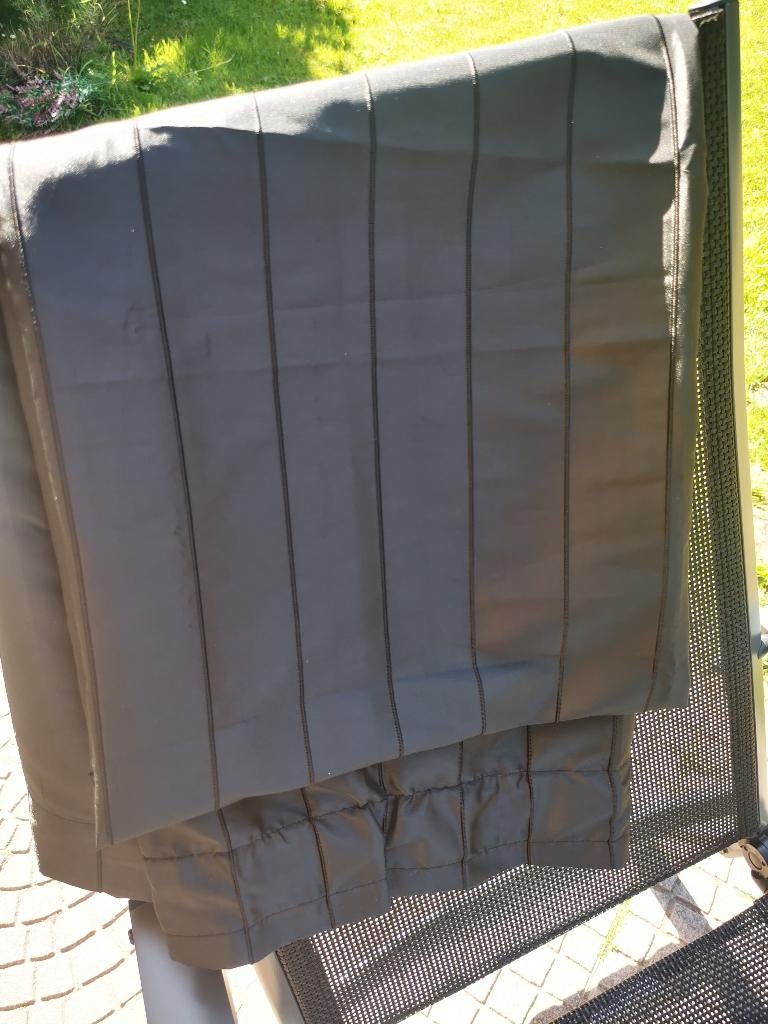 2 x zwarte gordijnen 140 x 240 per gordijn kant en klaar, Huis en Inrichting, Stoffering | Gordijnen en Lamellen, 100 tot 150 cm