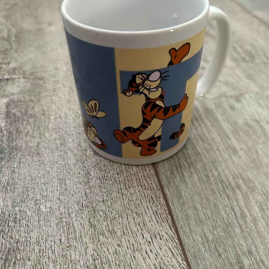 Vintage Disney Mok Teigetje – Winnie de Poeh Made in England, Ophalen of Verzenden, Winnie de Poeh of vrienden, Gebruikt, Servies