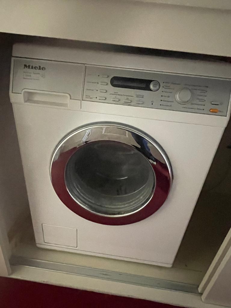 HULP GEVRAAGD Defecte Miele, Diensten en Vakmensen