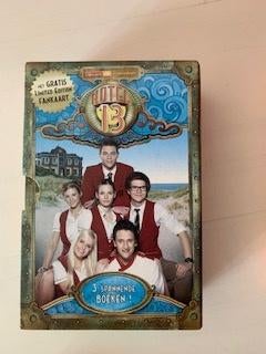 3 boeken in box van Hotel 13 ZGAN, Boeken, Ophalen of Verzenden, Zo goed als nieuw