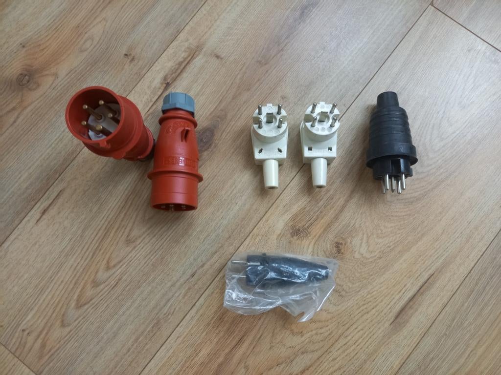 Diversen Stekkers

Cee form, Perilex, 220v

Nieuw, Ophalen, Nieuw